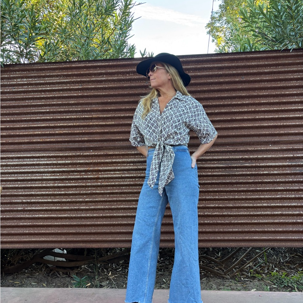 H&M Black and White Geometric Button Down Shirt